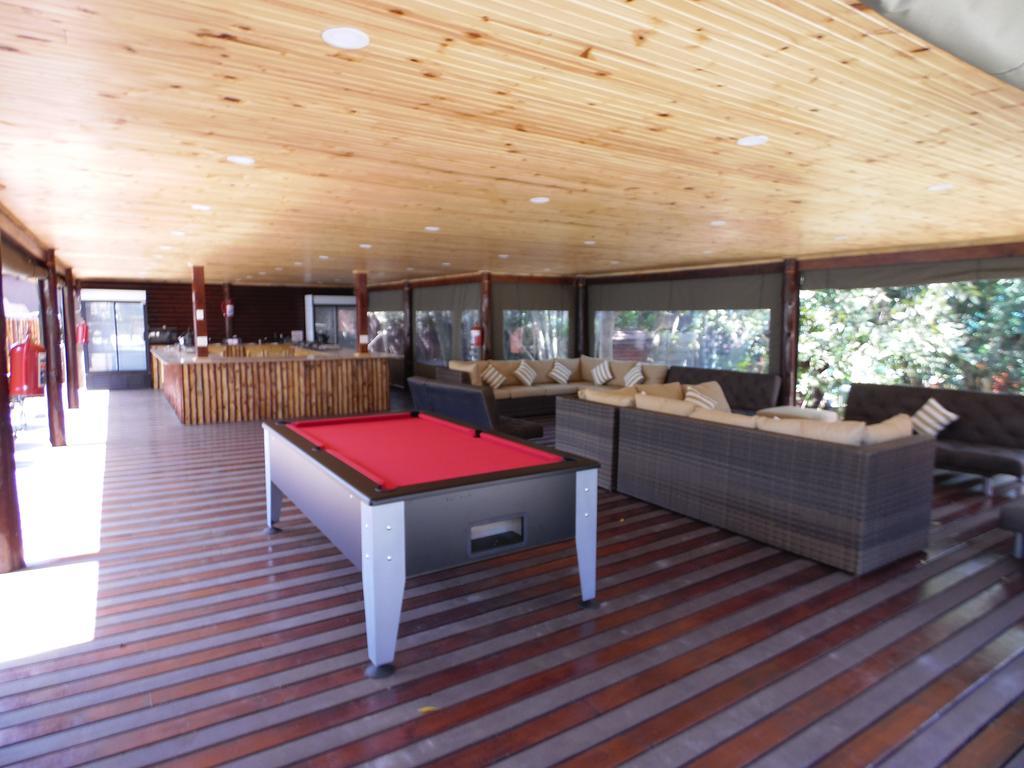 Urban Glamping Tranquil International Backpacking Village St Lucia Bagian luar foto