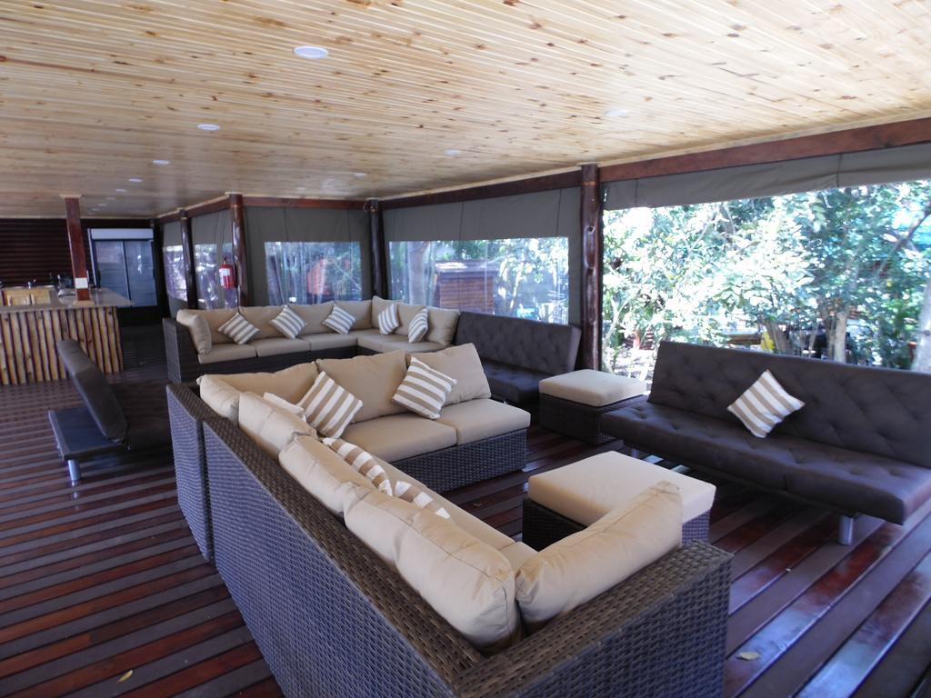 Urban Glamping Tranquil International Backpacking Village St Lucia Bagian luar foto