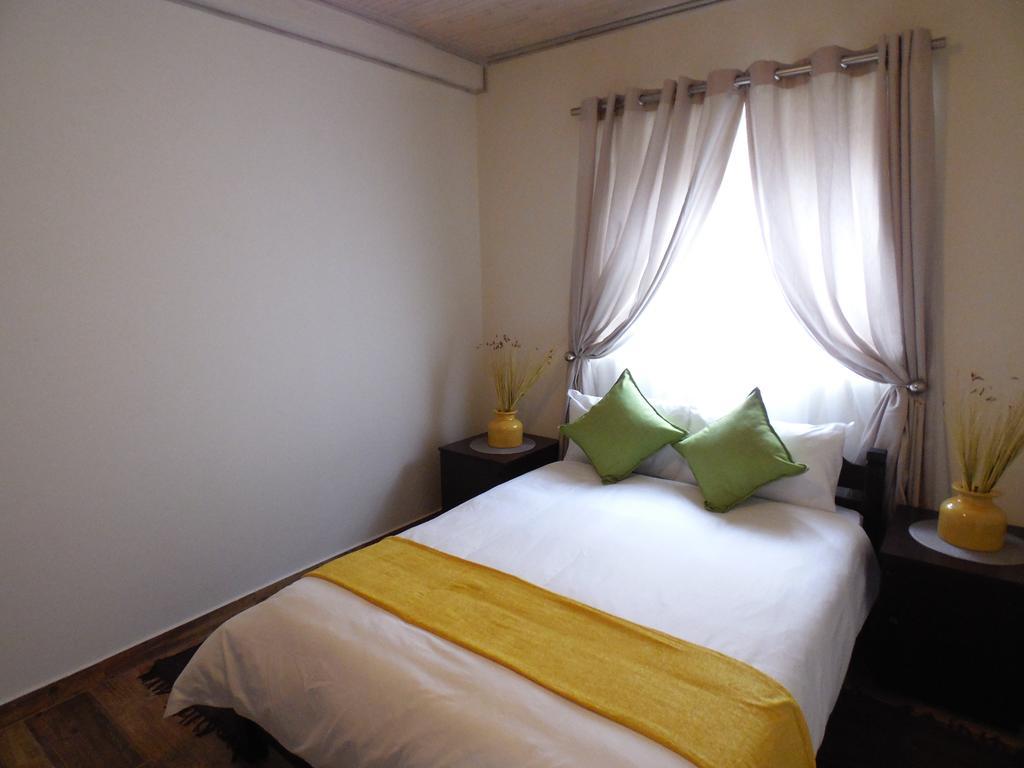Urban Glamping Tranquil International Backpacking Village St Lucia Bagian luar foto
