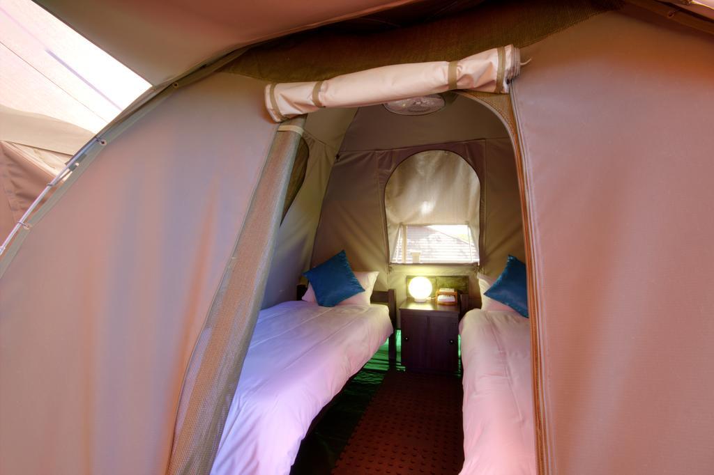 Urban Glamping Tranquil International Backpacking Village St Lucia Bagian luar foto