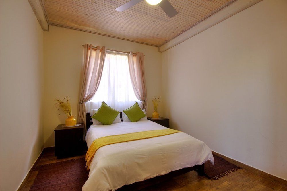 Urban Glamping Tranquil International Backpacking Village St Lucia Bagian luar foto